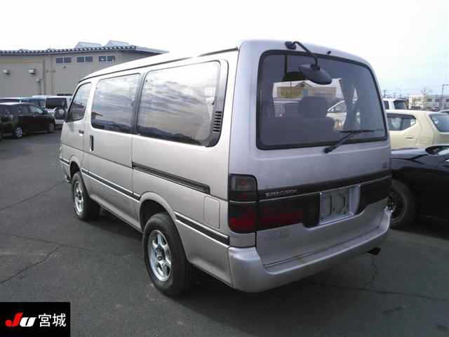 TOYOTA HIACE