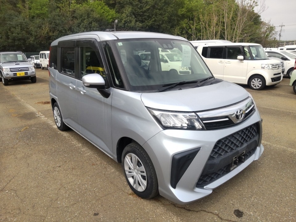 TOYOTA ROOMY