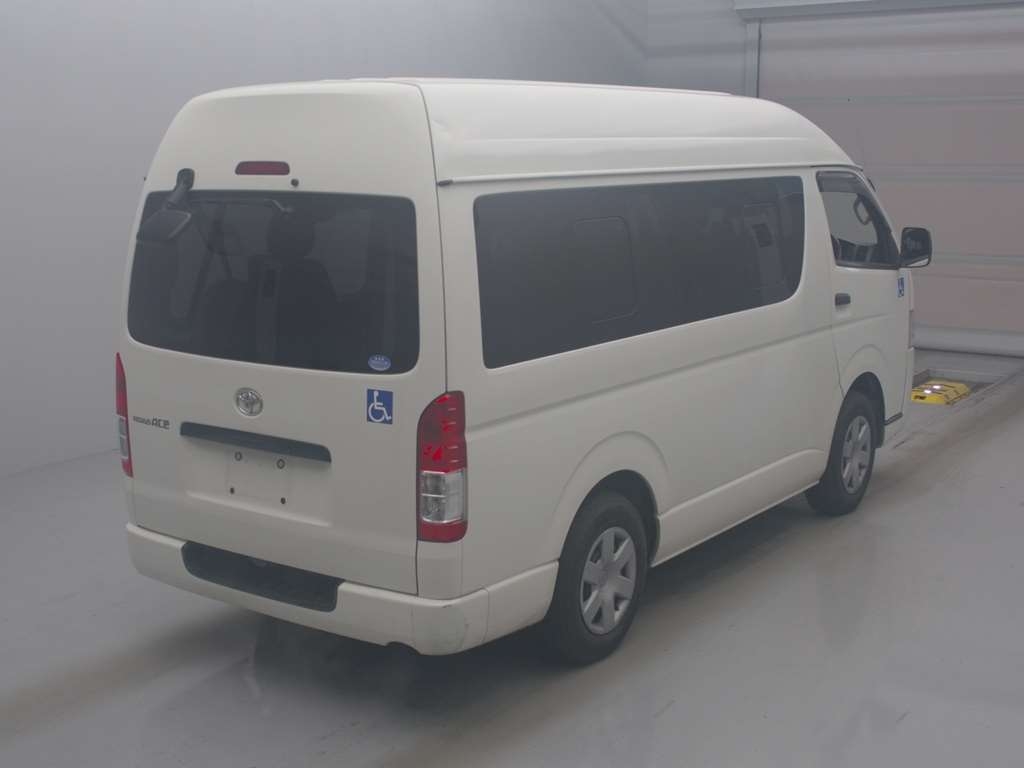 TOYOTA REGIUS ACE