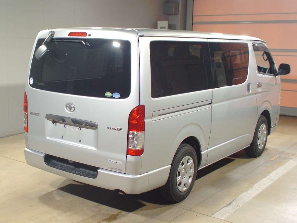 TOYOTA REGIUS ACE