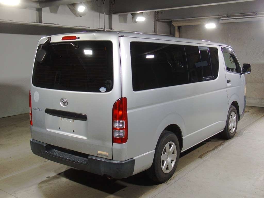 TOYOTA REGIUS ACE