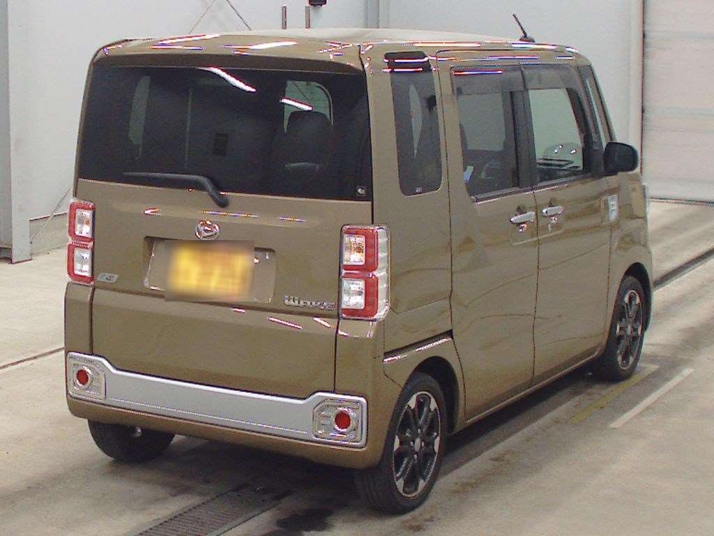 DAIHATSU WAKE