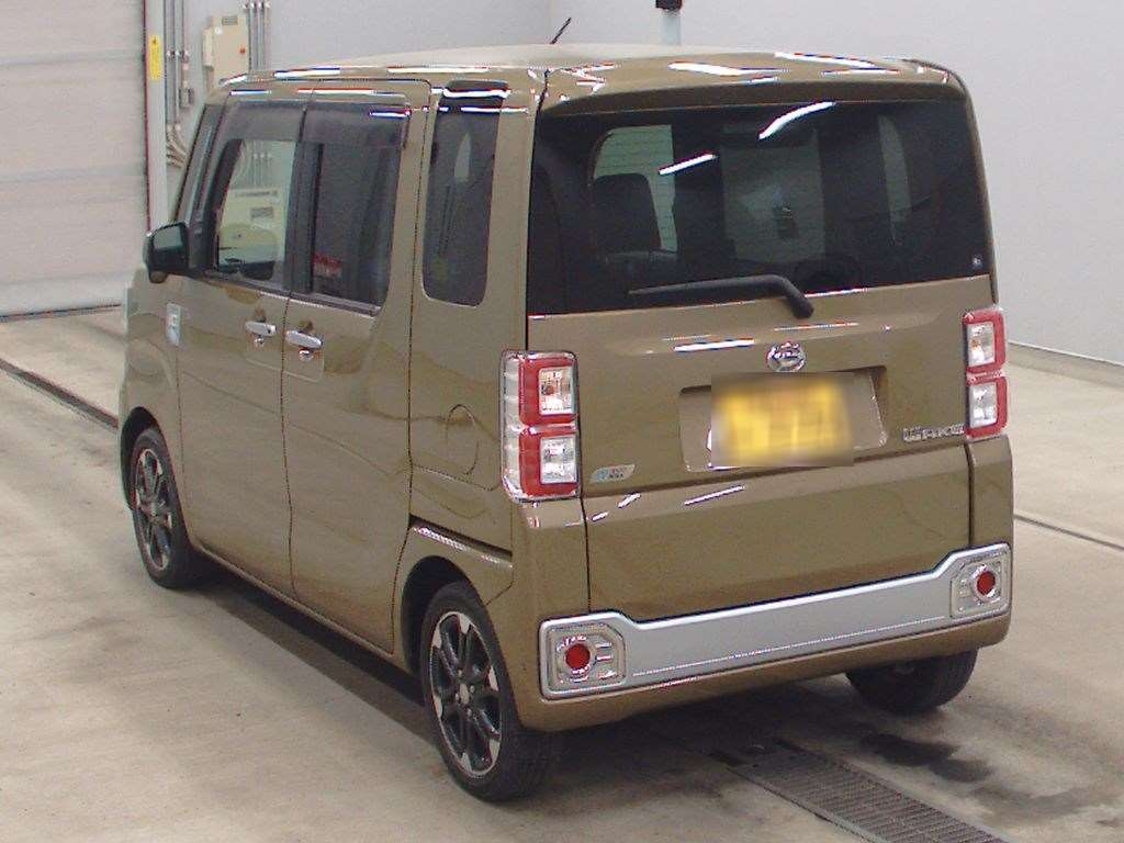 DAIHATSU WAKE