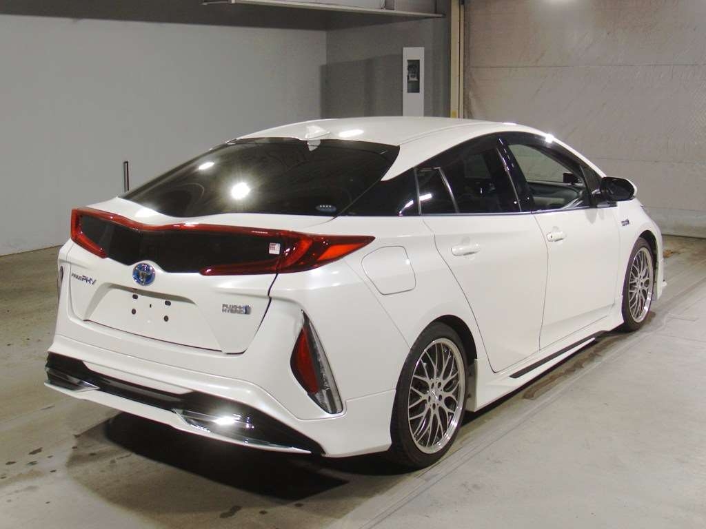 TOYOTA PRIUS PHV
