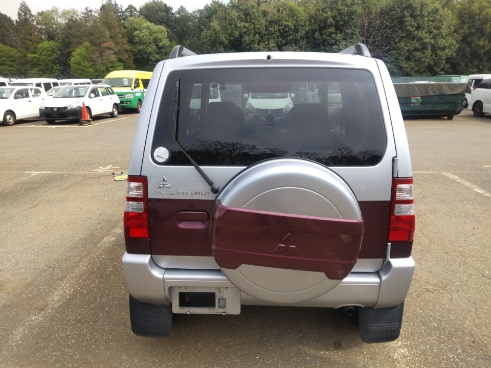 MITSUBISHI PAJERO MINI