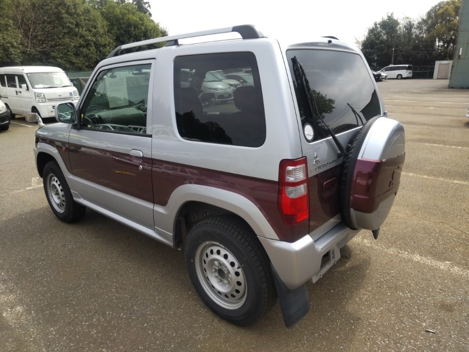 MITSUBISHI PAJERO MINI