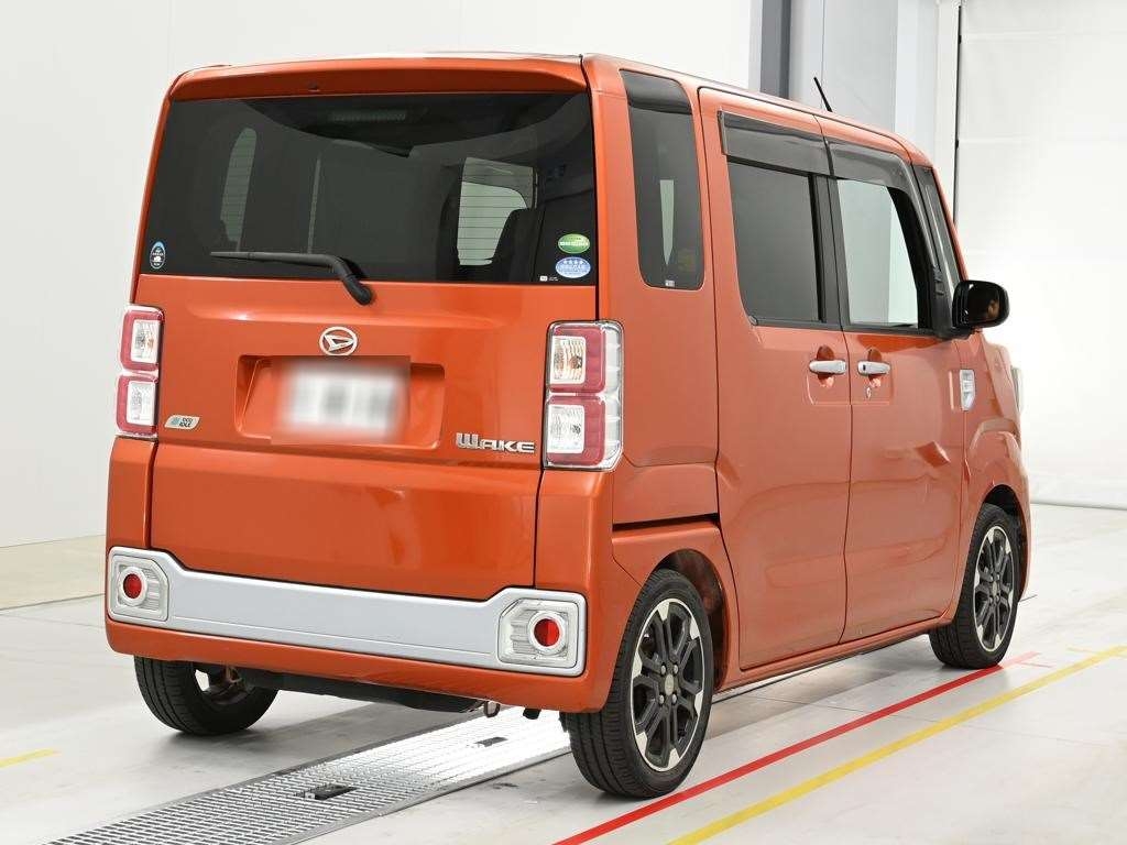 DAIHATSU WAKE