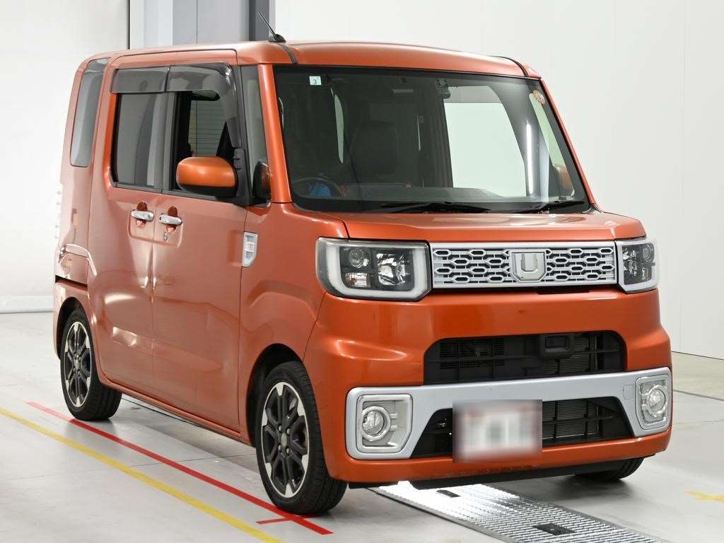 DAIHATSU WAKE