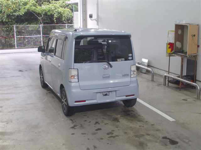 DAIHATSU MOVE CONTE
