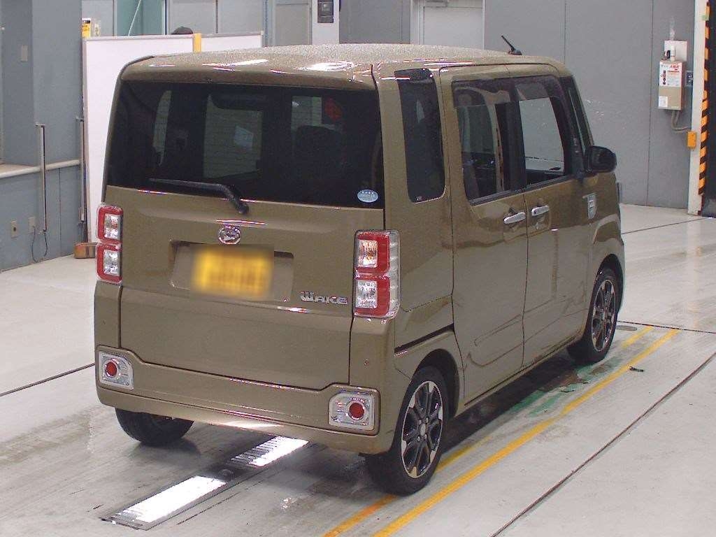 DAIHATSU WAKE