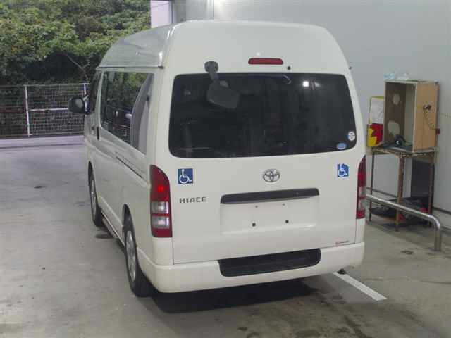 TOYOTA REGIUS ACE