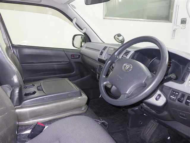 TOYOTA REGIUS ACE