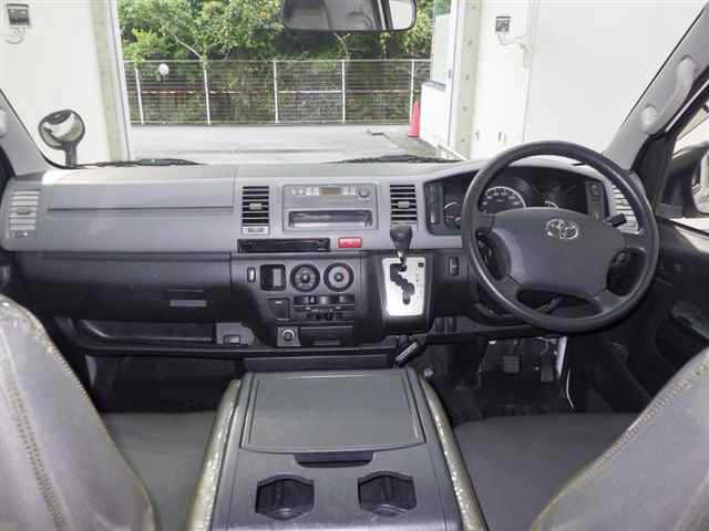 TOYOTA REGIUS ACE