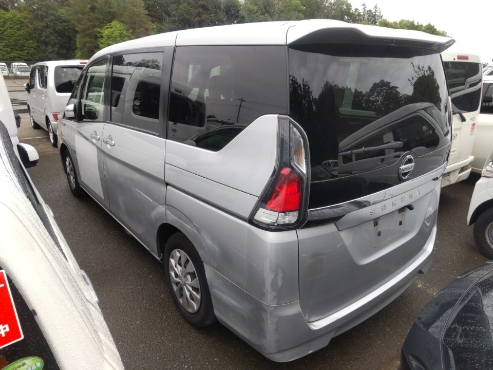 NISSAN SERENA