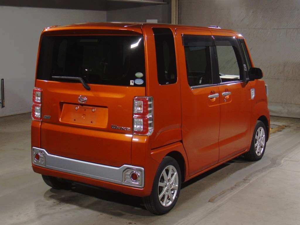 DAIHATSU WAKE