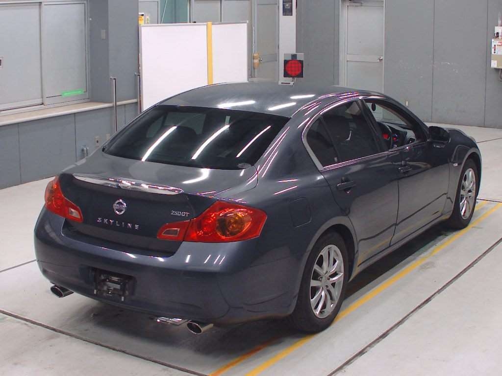 NISSAN SKYLINE