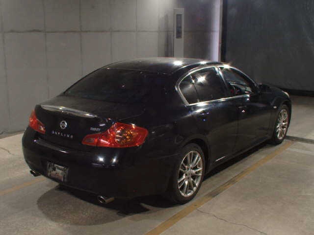 NISSAN SKYLINE