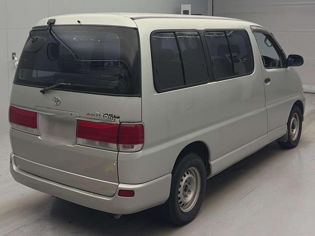 TOYOTA HIACE REGIUS
