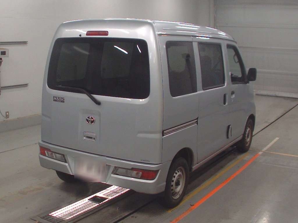 TOYOTA PIXIS VAN