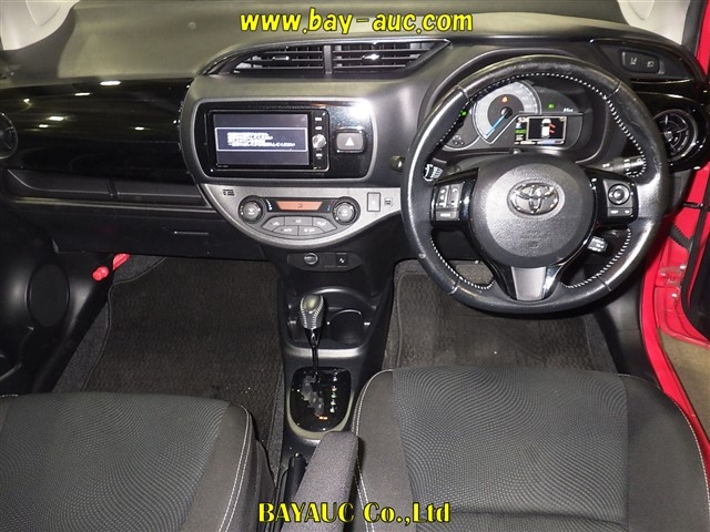 TOYOTA VITZ