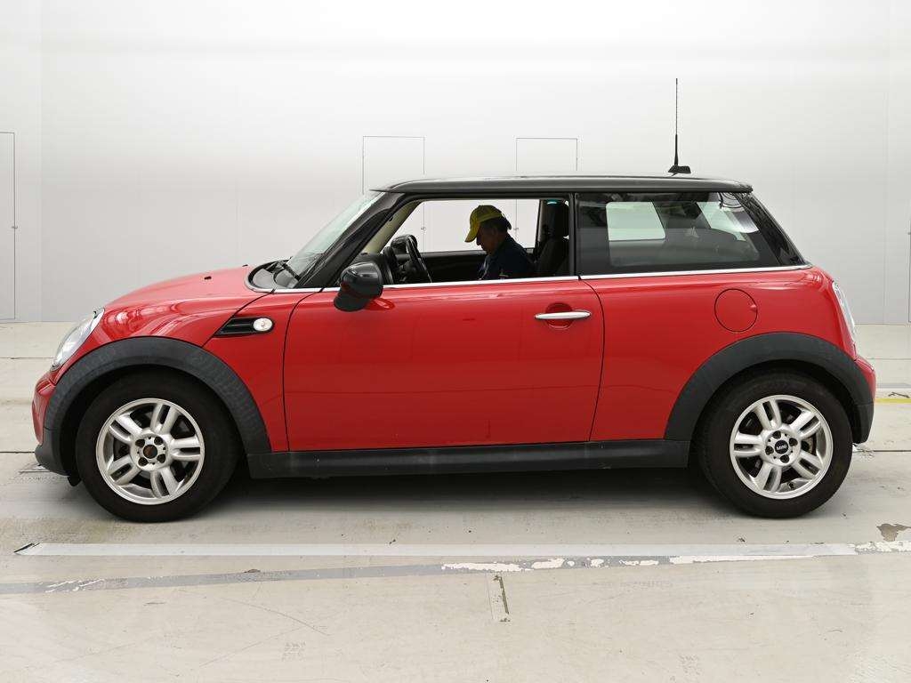 MINI HATCH