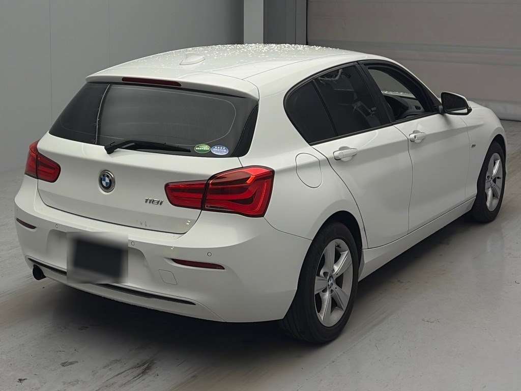 BMW 1-SERIES