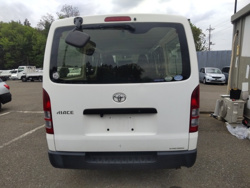 TOYOTA REGIUS ACE