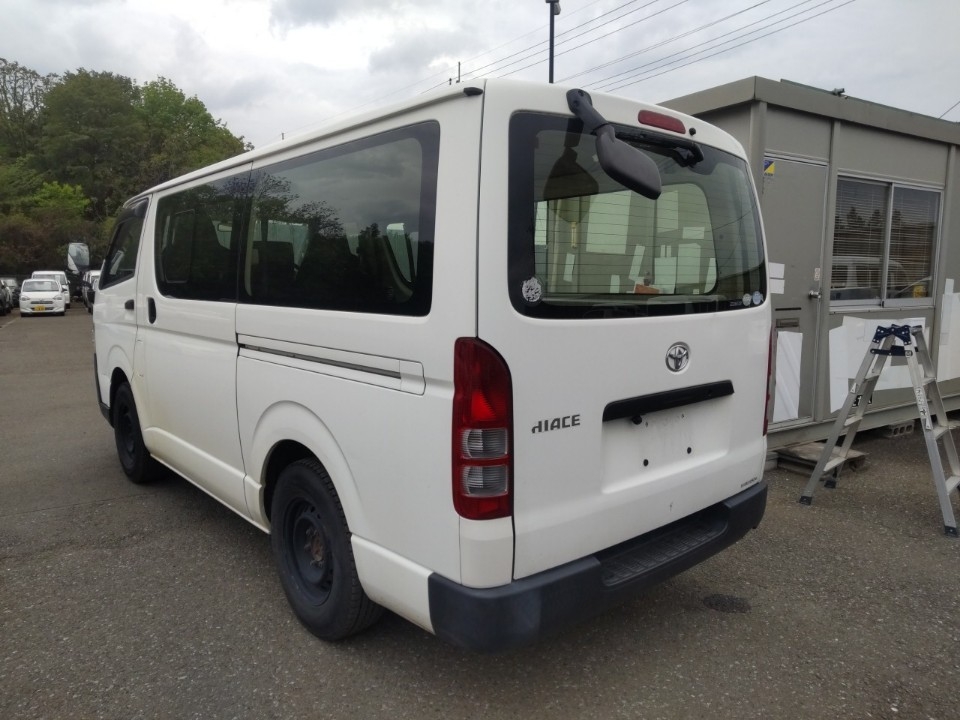 TOYOTA REGIUS ACE