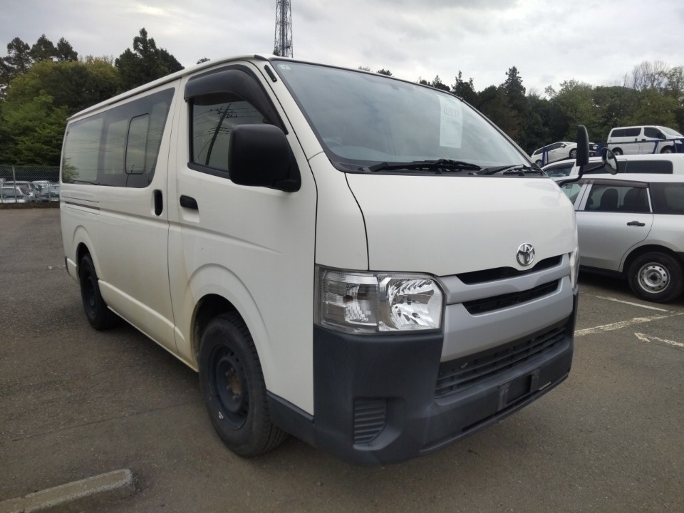 TOYOTA REGIUS ACE