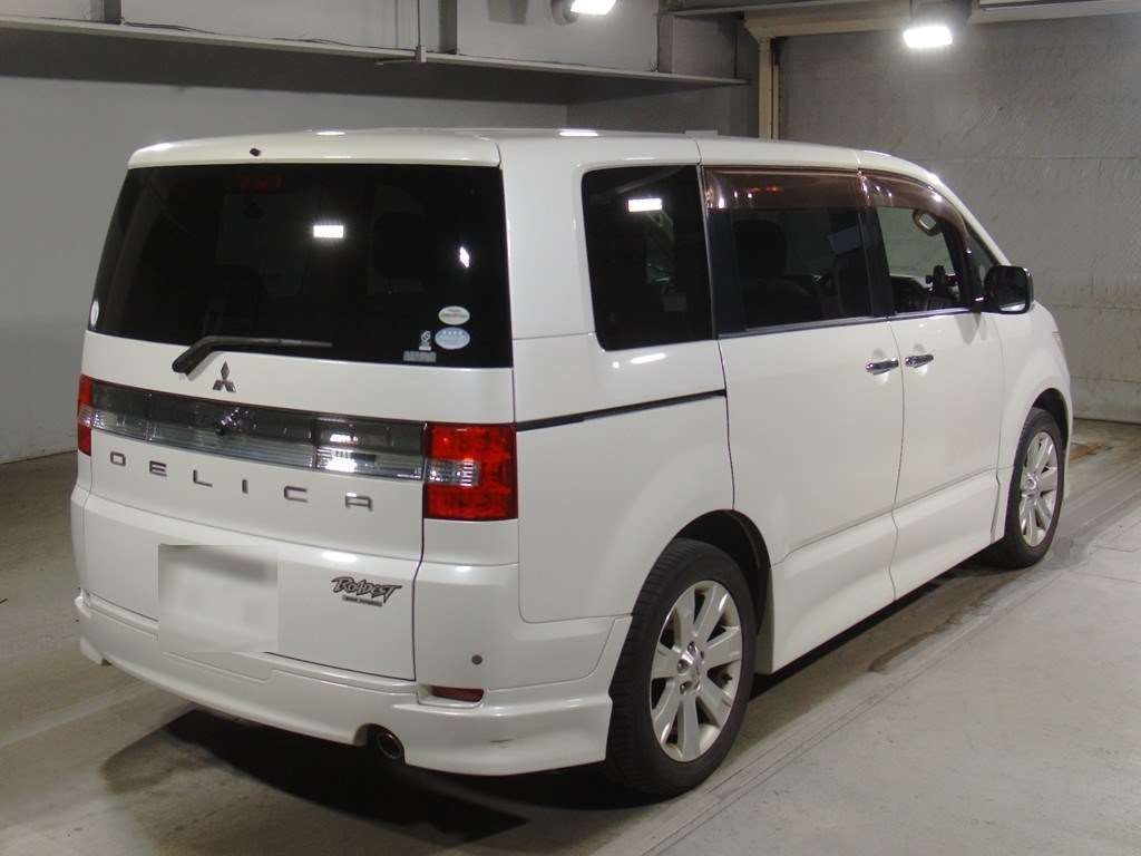 MITSUBISHI DELICA D:5
