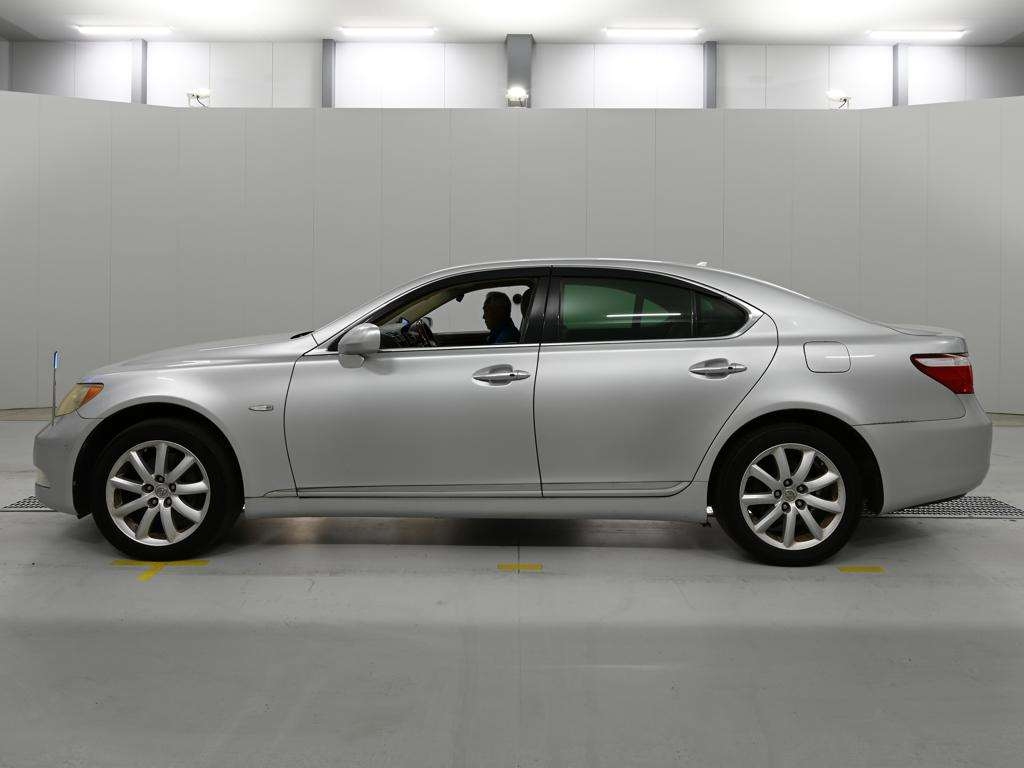 LEXUS LS460