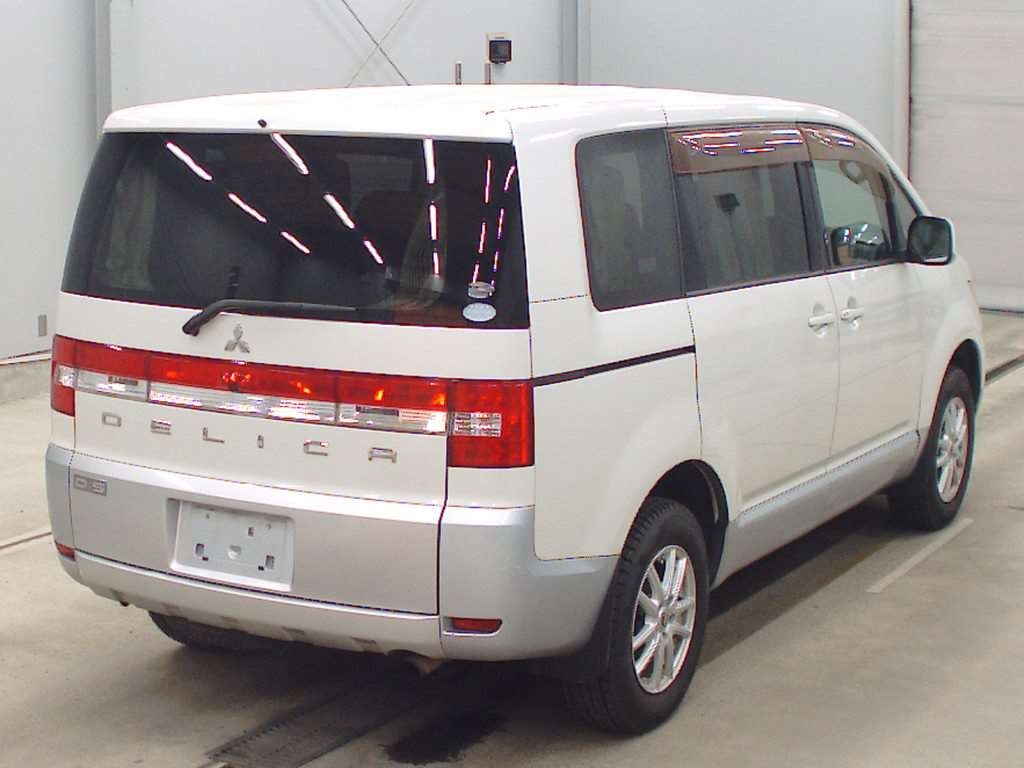 MITSUBISHI DELICA D:5