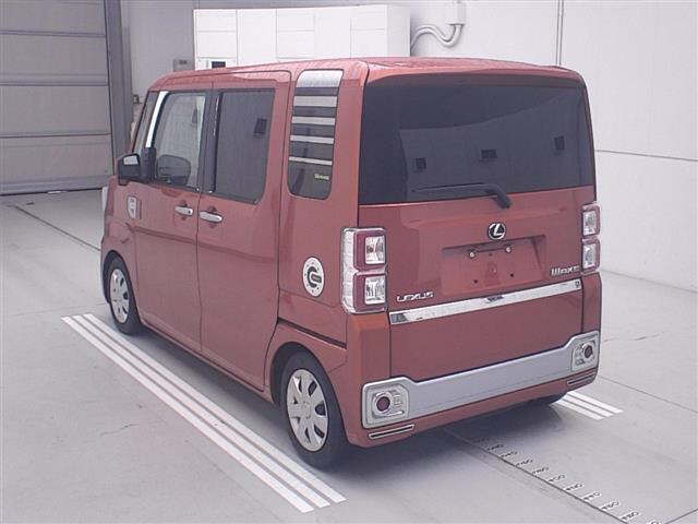 DAIHATSU WAKE