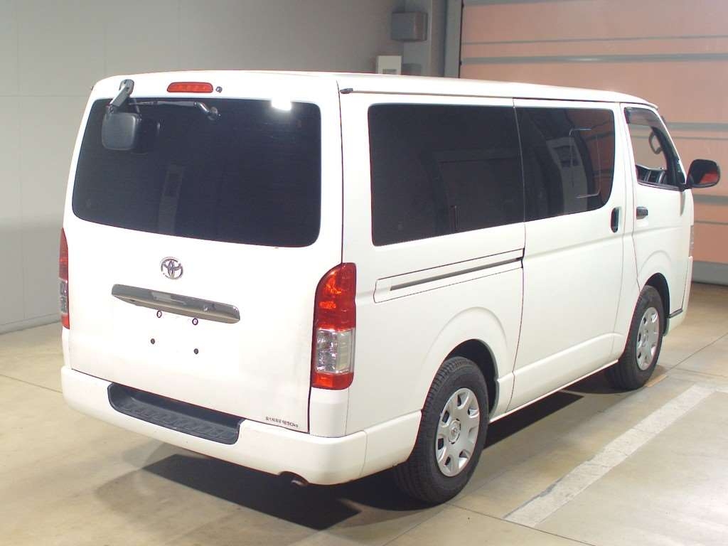 TOYOTA REGIUS ACE