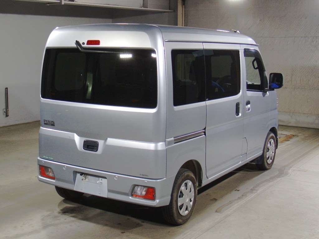 TOYOTA PIXIS VAN