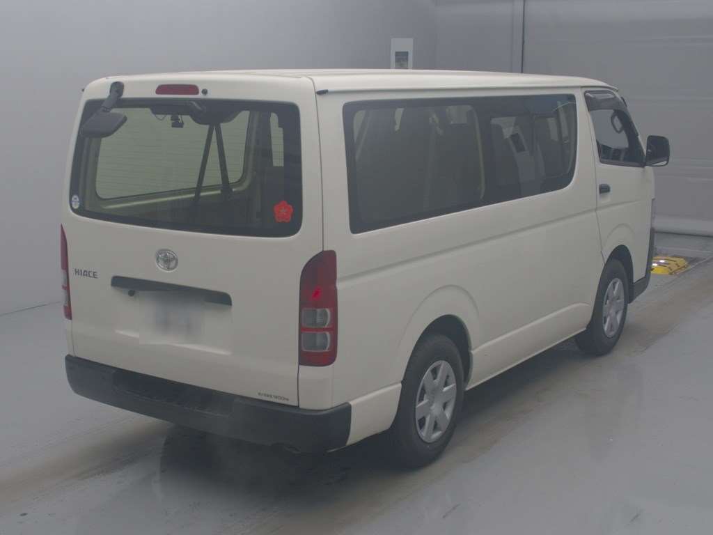 TOYOTA REGIUS ACE