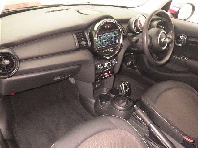 MINI HATCH