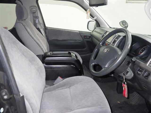 TOYOTA REGIUS ACE