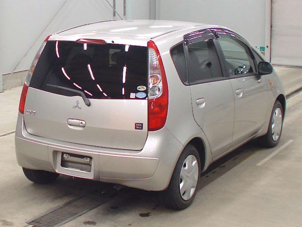 MITSUBISHI COLT