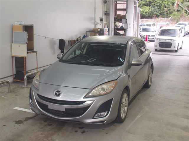 MAZDA AXELA