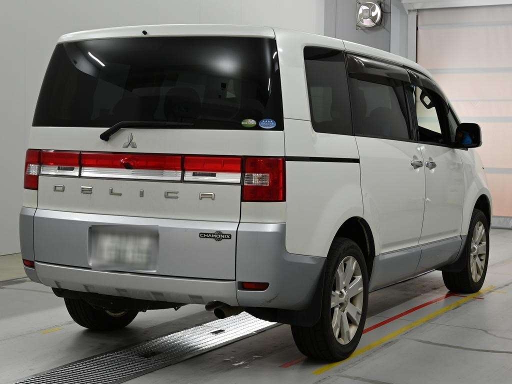 MITSUBISHI DELICA D:5