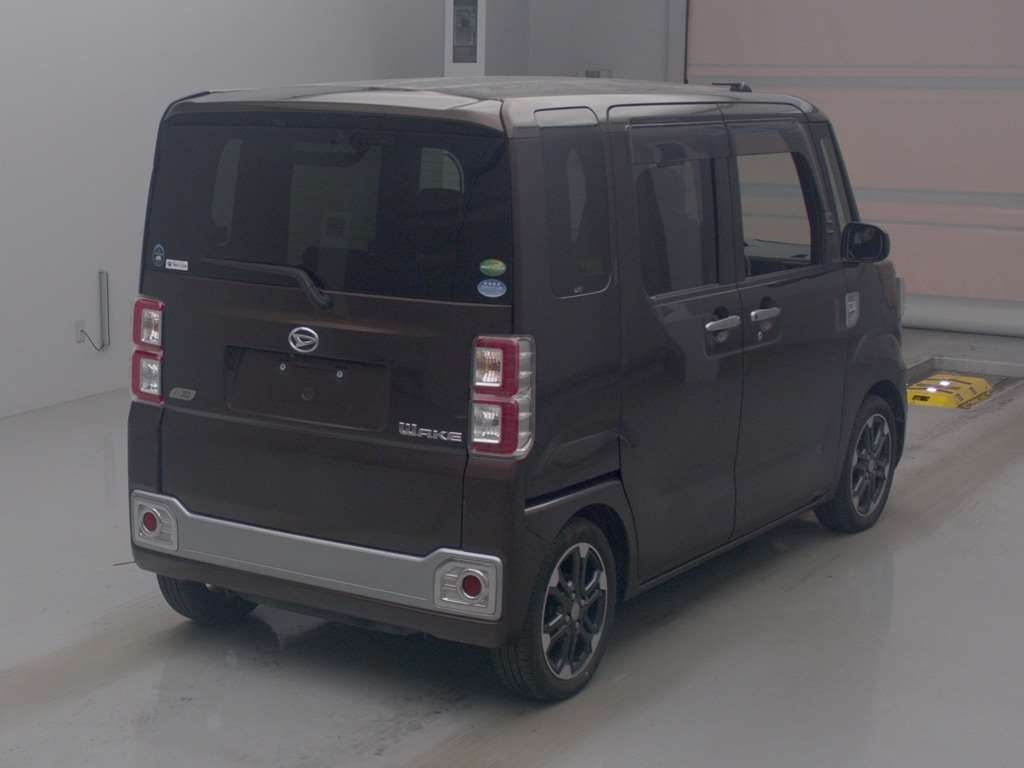 DAIHATSU WAKE