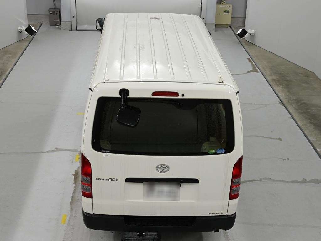 TOYOTA REGIUS ACE