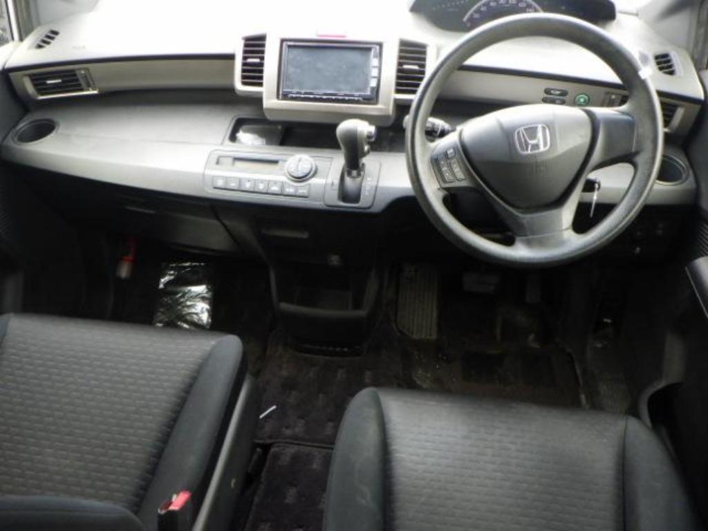 HONDA FREED SPIKE