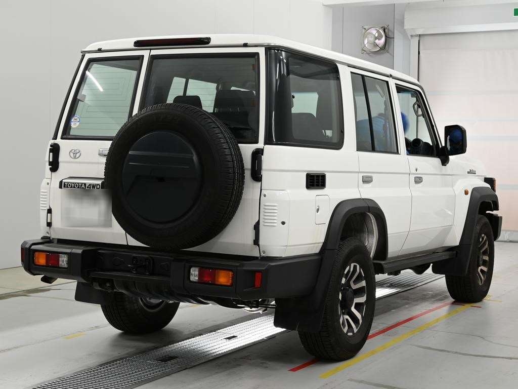 TOYOTA LAND CRUISER