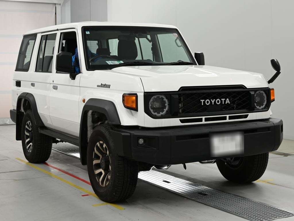 TOYOTA LAND CRUISER