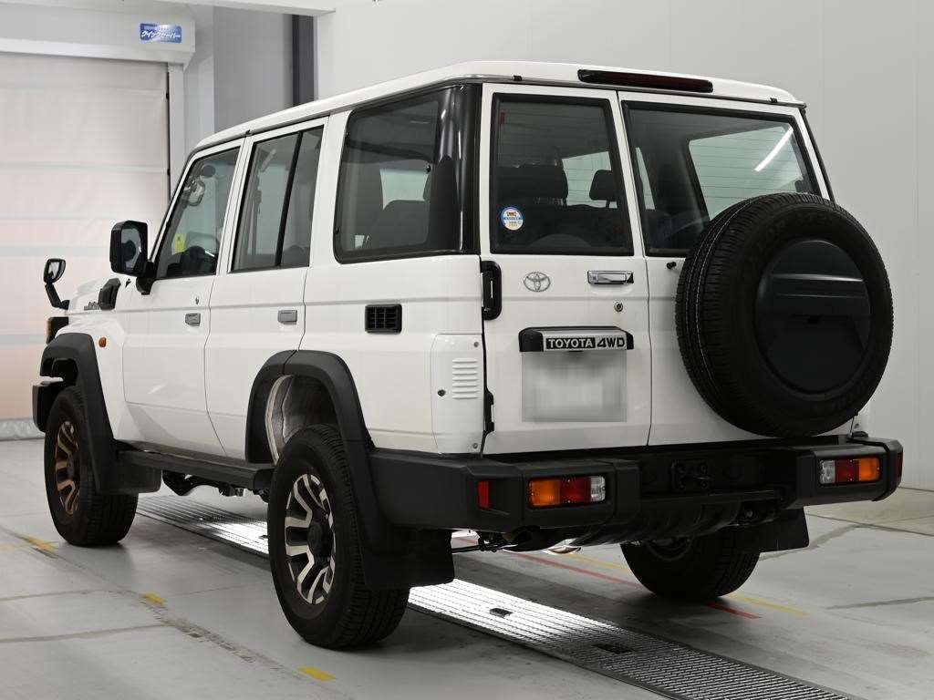 TOYOTA LAND CRUISER