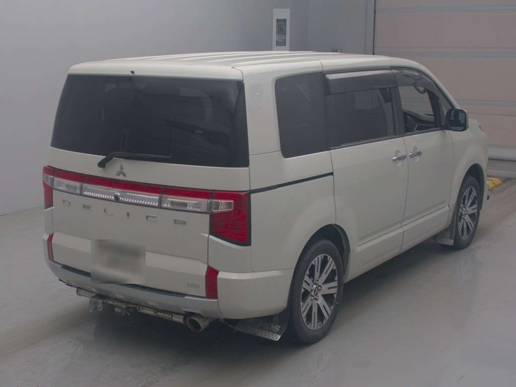 MITSUBISHI DELICA D:5