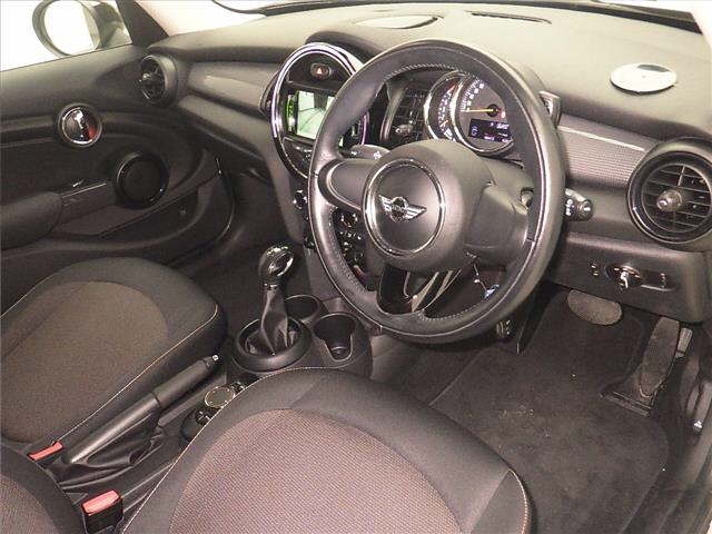 MINI HATCH