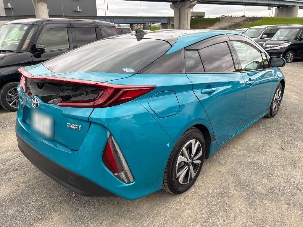TOYOTA PRIUS PHV